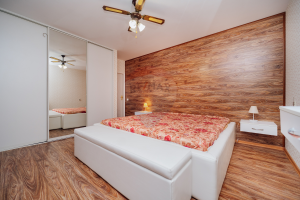 1.600 EUR