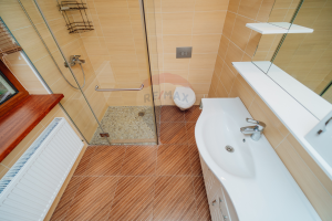 1.600 EUR