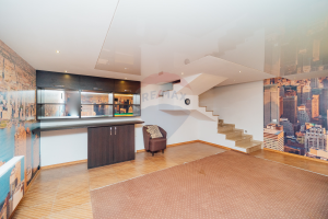 1.600 EUR