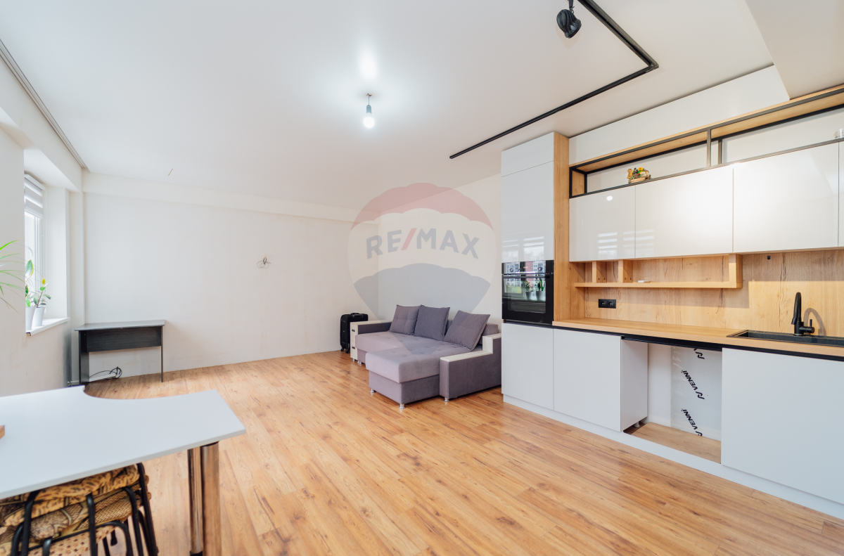 118.000 EUR