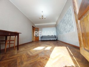 58.900 EUR