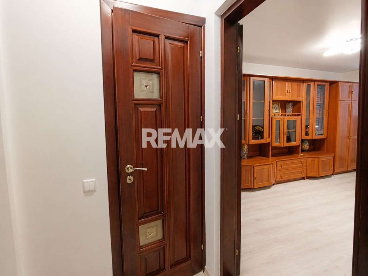 45.800 EUR