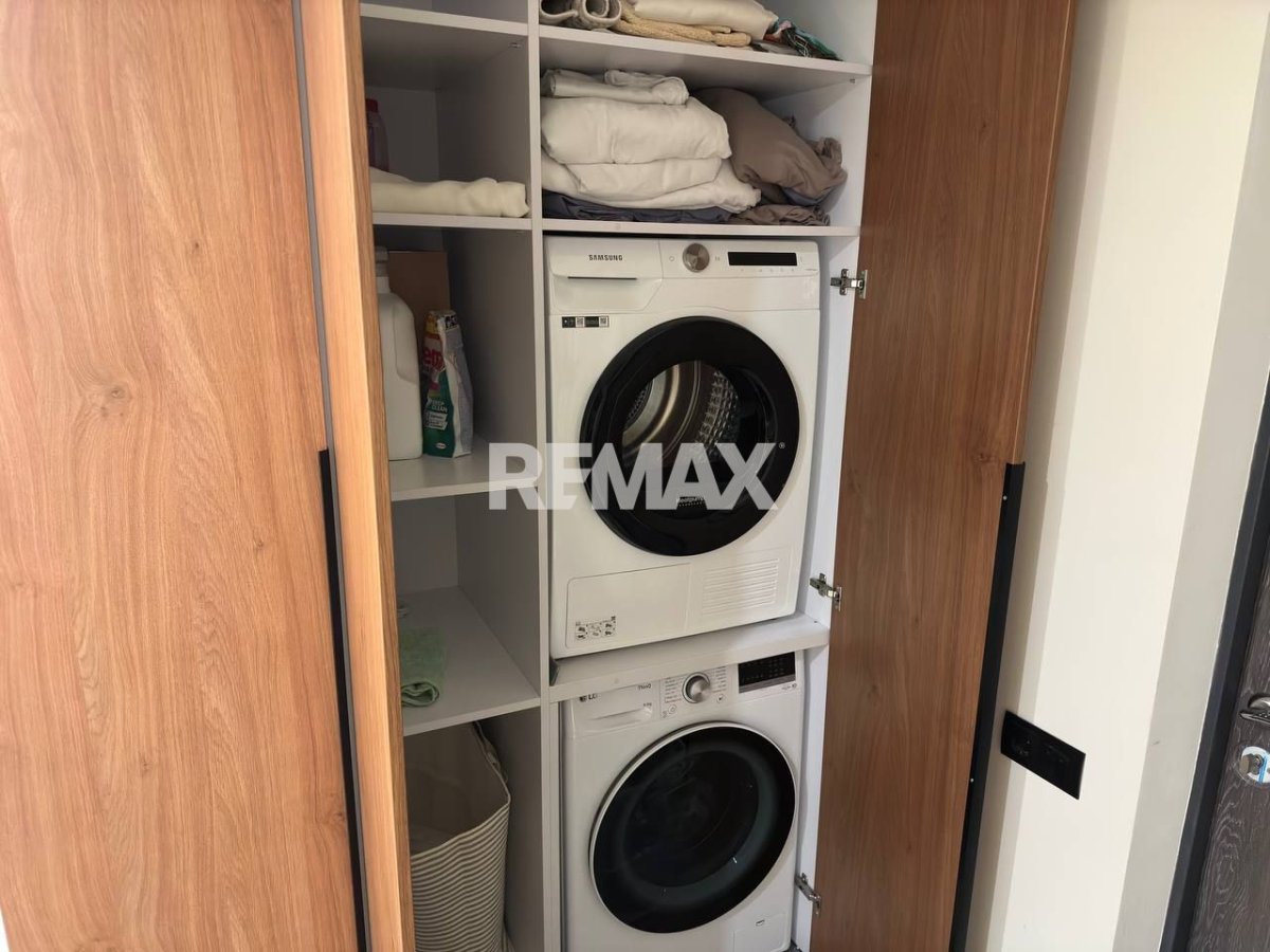 850 EUR