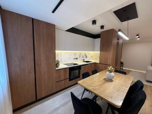 850 EUR