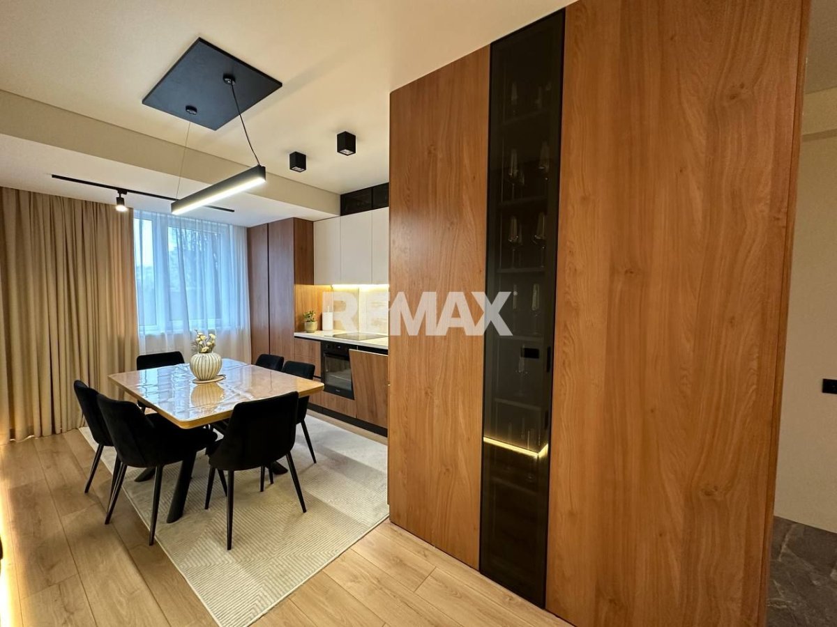 850 EUR