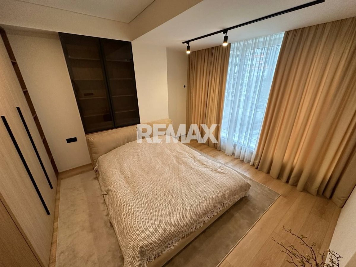 850 EUR