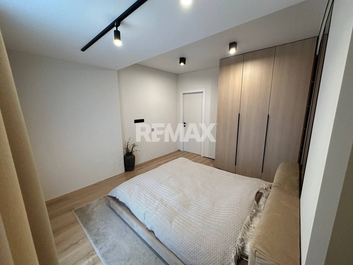 850 EUR