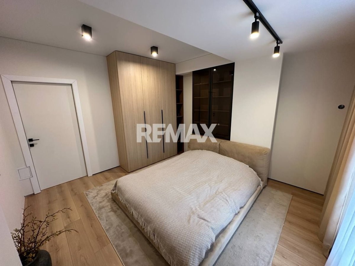 850 EUR