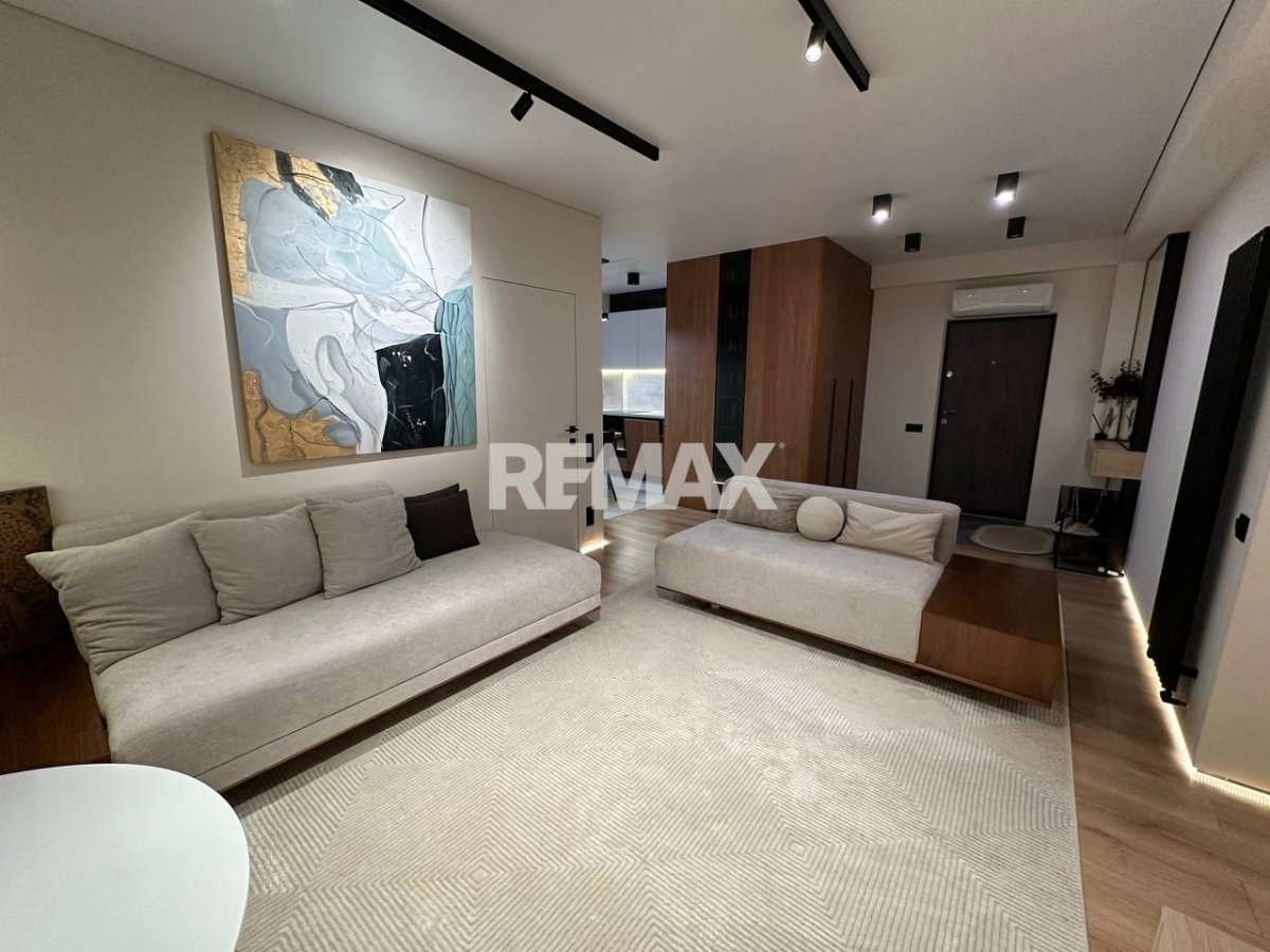 850 EUR