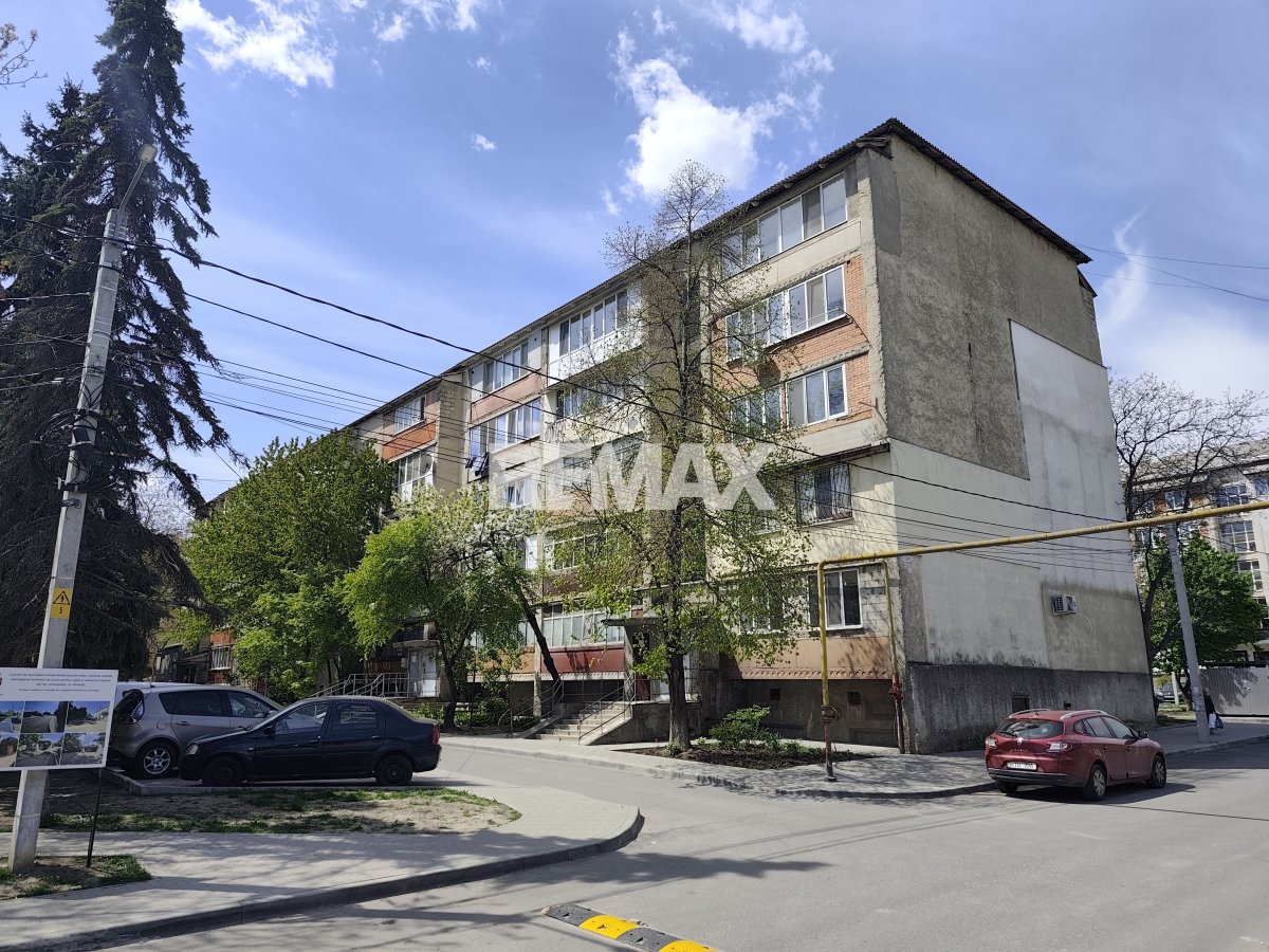 53.900 EUR