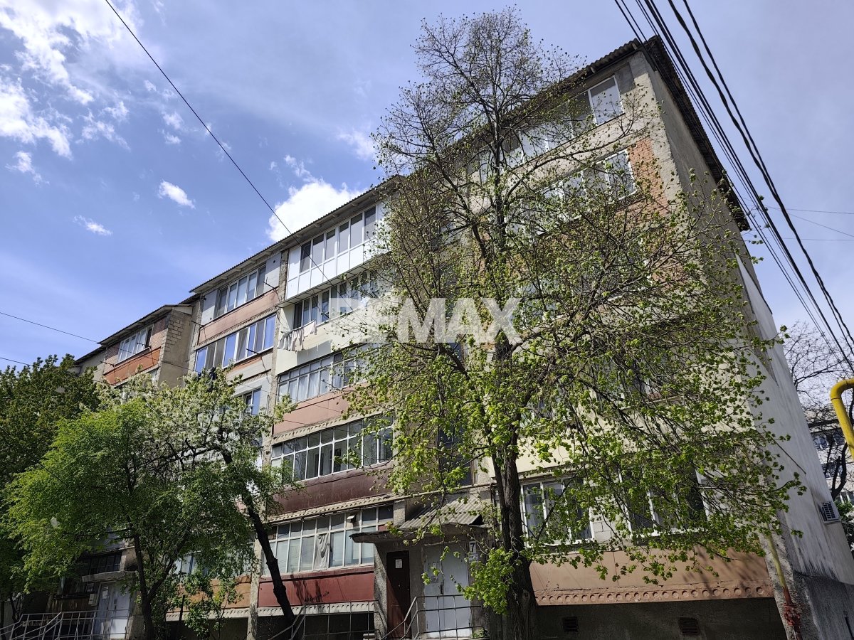 53.900 EUR