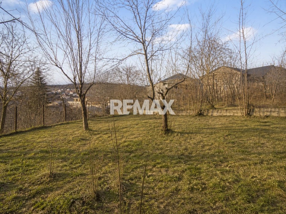105.000 EUR