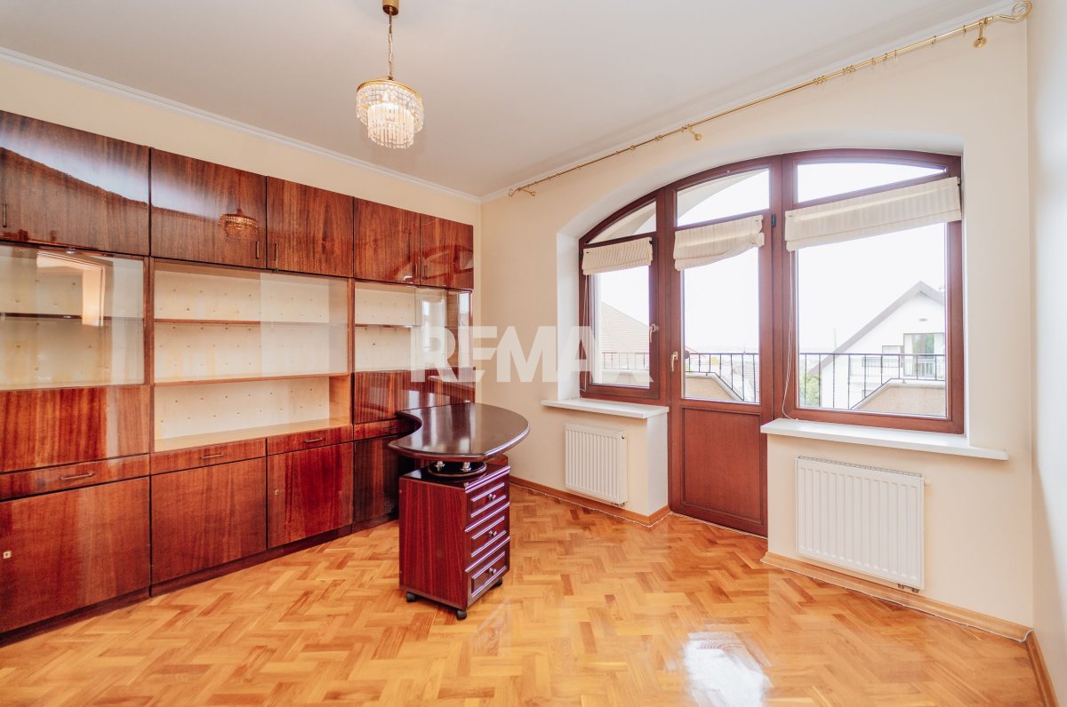 490.000 EUR