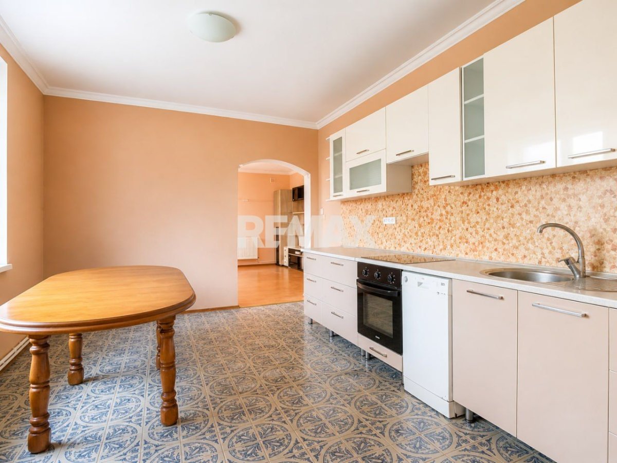 95.000 EUR