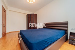 650 EUR