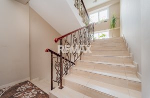 650 EUR