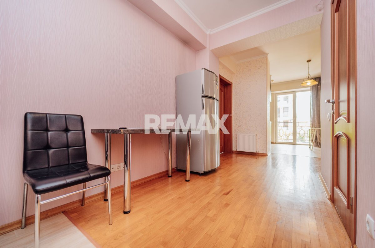 650 EUR
