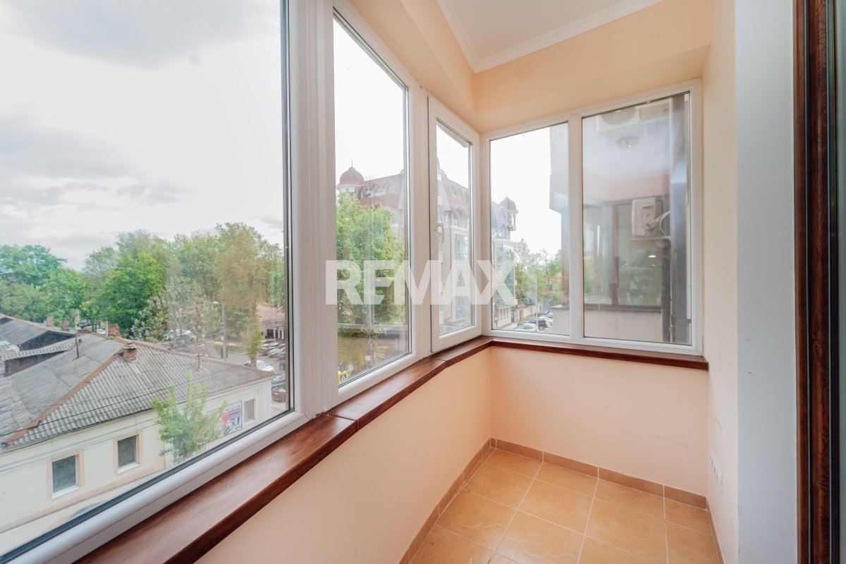 650 EUR