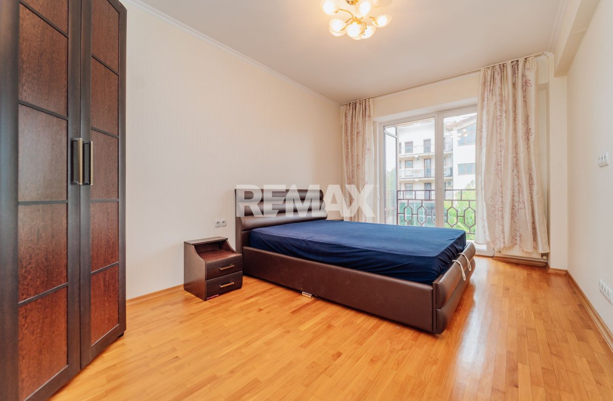650 EUR