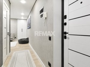 102.000 EUR
