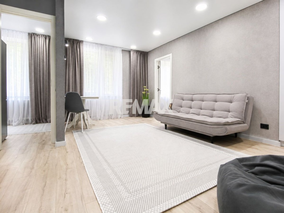 102.000 EUR