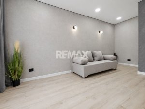 102.000 EUR